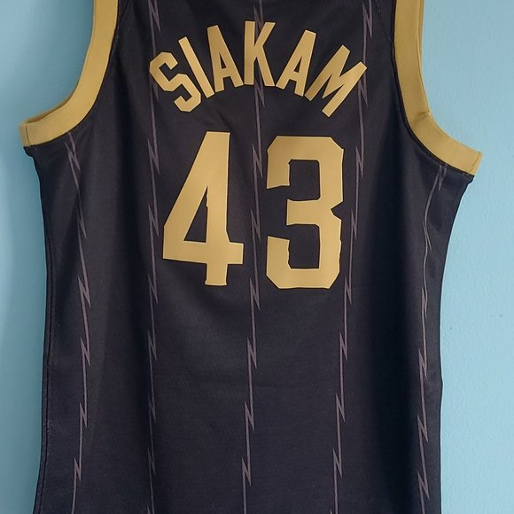 Youth small Toronto Raptors jersey - Picture 2 of 4